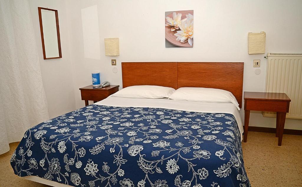 Hotel Kinda Castiglione della Pescaia Ruang foto