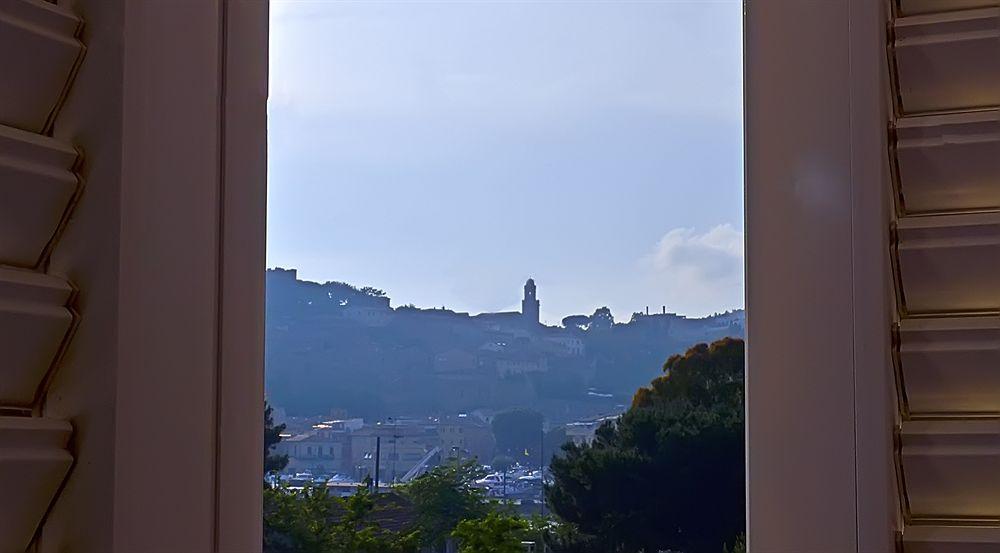 Hotel Kinda Castiglione della Pescaia Bagian luar foto
