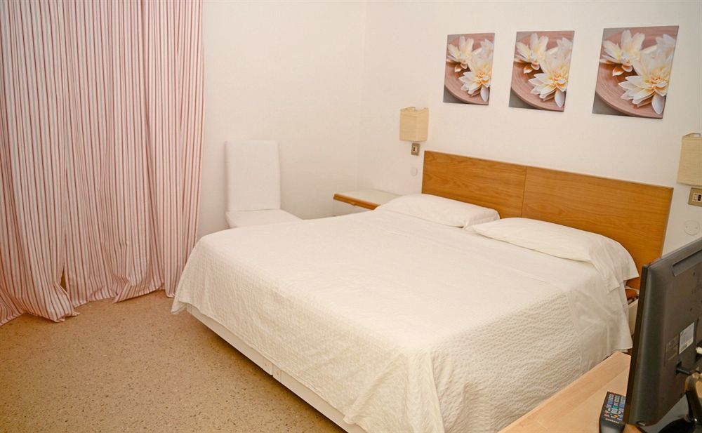 Hotel Kinda Castiglione della Pescaia Bagian luar foto