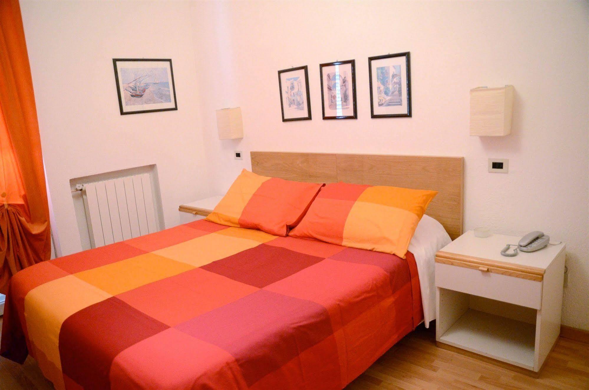 Hotel Kinda Castiglione della Pescaia Bagian luar foto